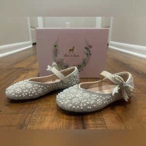 Doe a Dear Bowtie Jewel Ballet Flats in Beige Girls Size US 12 or EU 30 Princess